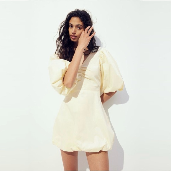 NWT H&M Tie-back puffy dress
Colour- Pale yellow - Picture 2 of 16